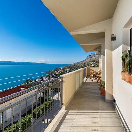 Апартаменти Hills Luxury Penthouse 229 M2, Panoramic Wrap Terrace, Jacuzzi,bbq