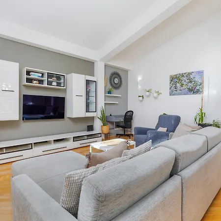 Hills Luxury Penthouse 229 M2, Panoramic Wrap Terrace, Jacuzzi,bbq Apartment Mimice