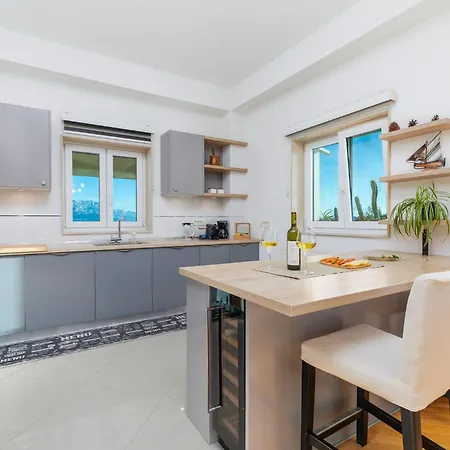 Hills Luxury Penthouse 229 M2, Panoramic Wrap Terrace, Jacuzzi,bbq Apartment Mimice