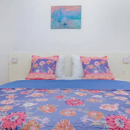 Hills Luxury Penthouse 229 M2, Panoramic Wrap Terrace, Jacuzzi,bbq Apartment